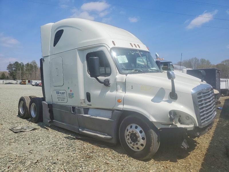 2018 Freightliner Cascadia 125 Semi Truck