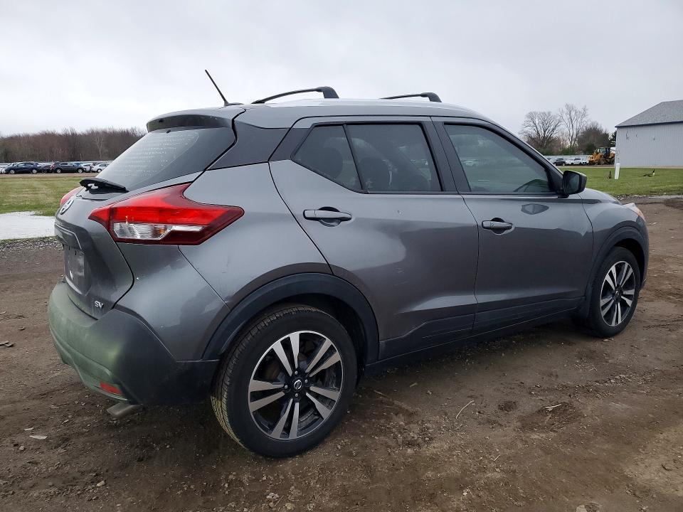 2019 Nissan Kicks sv
