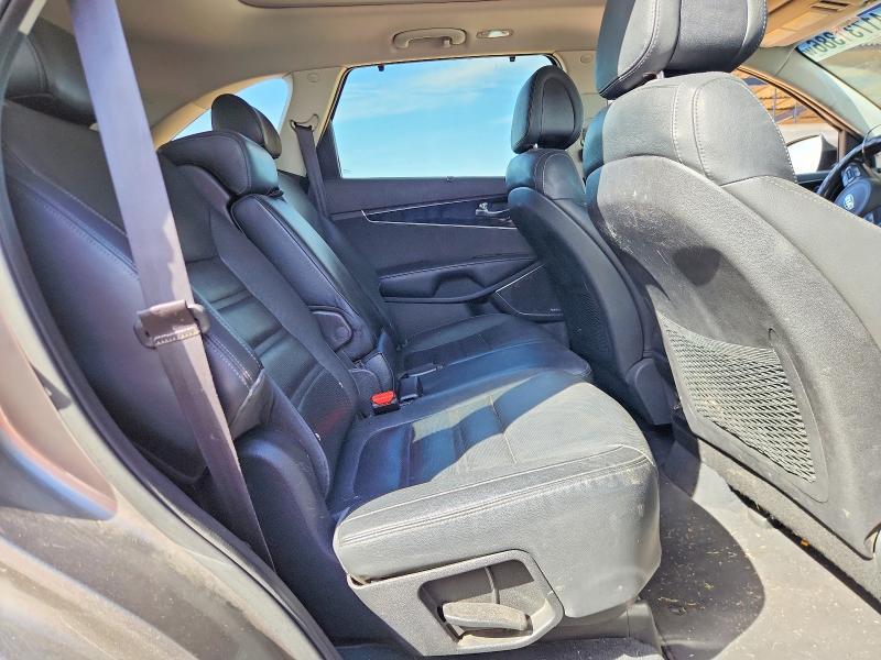 2016 KIA Sorento sx V6