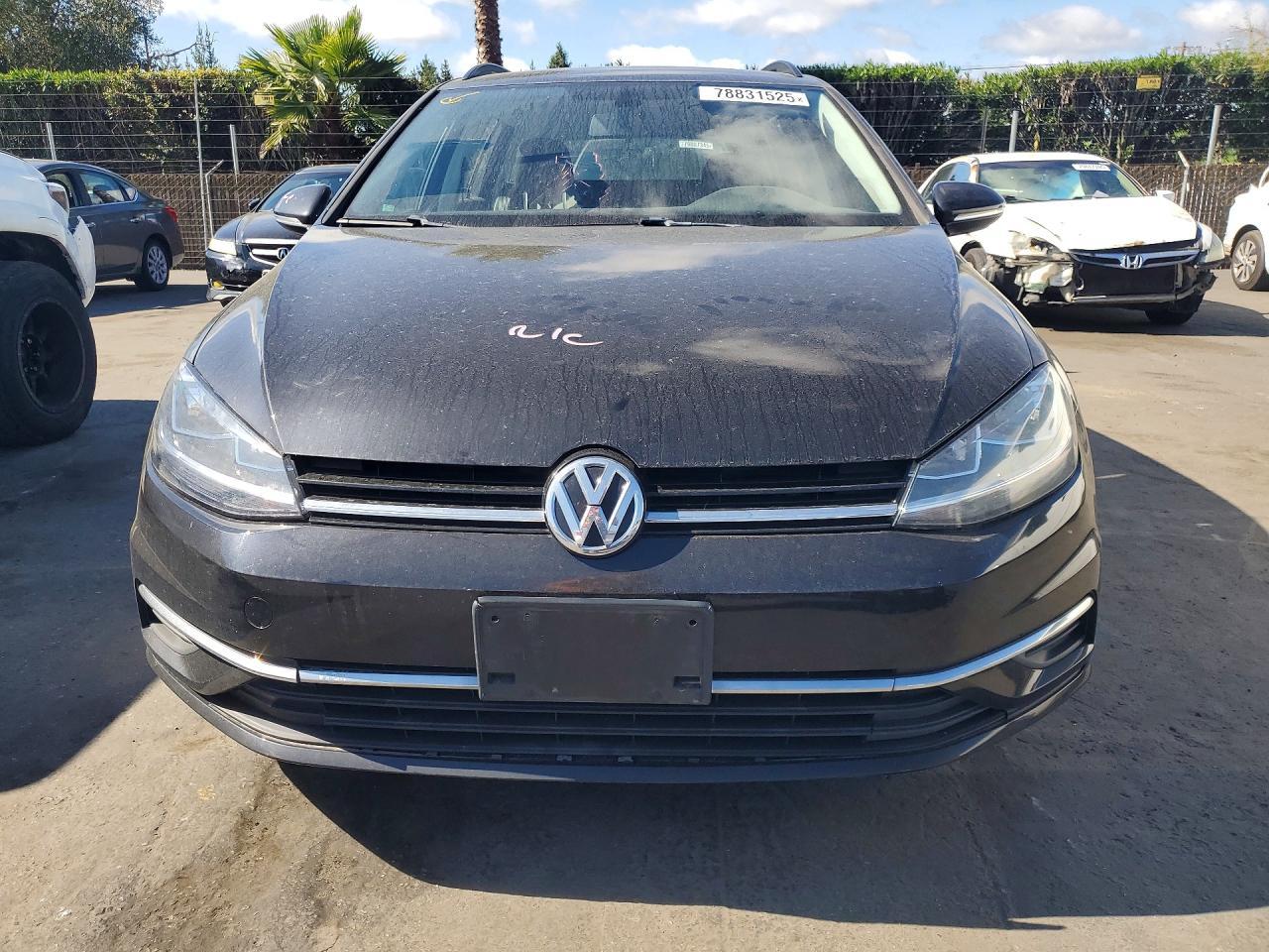2019 Volkswagen Golf Sportwagen s