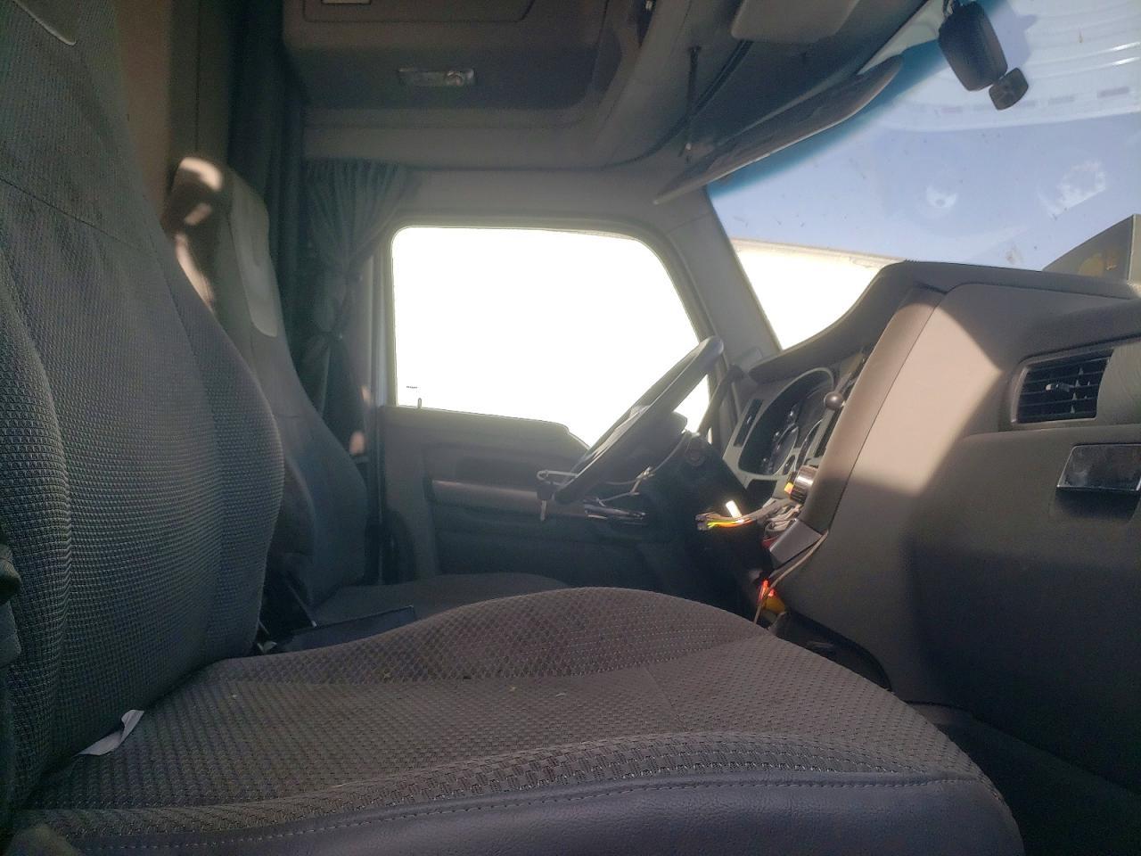 2019 Kenworth T680 Semi Truck