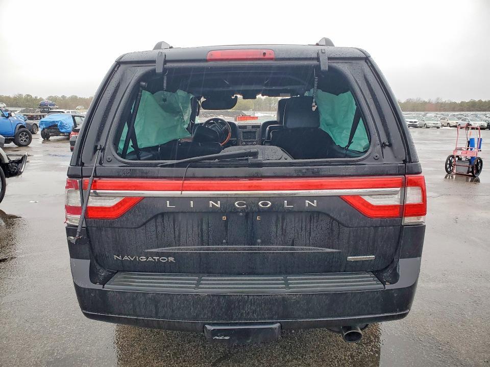 2016 Lincoln Navigator Select