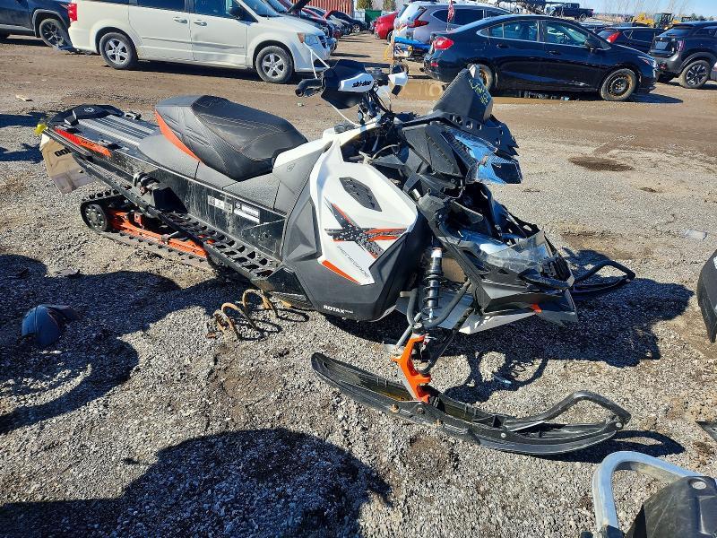 2016 Skidoo Renegade