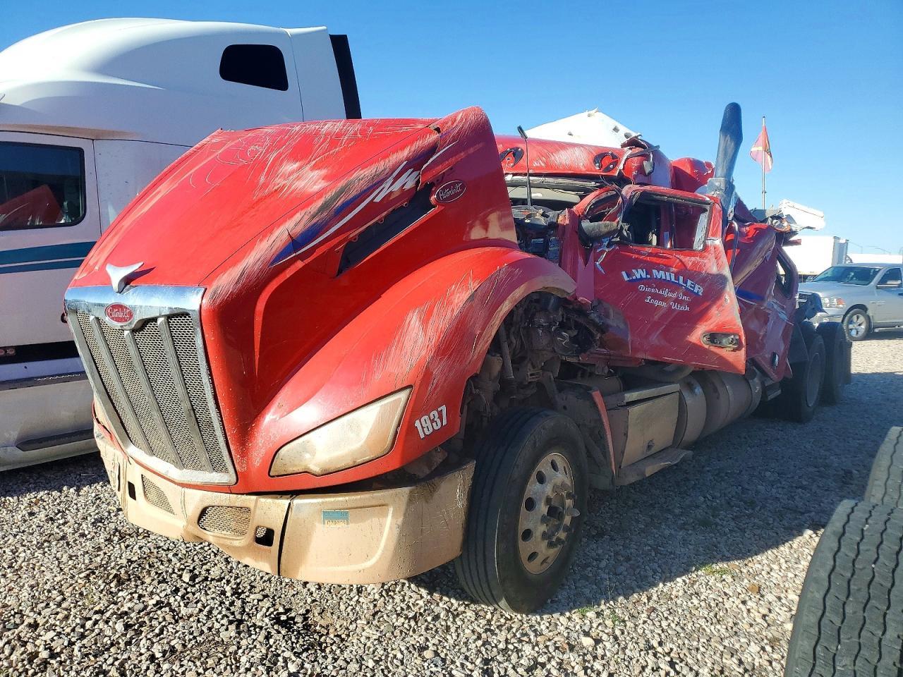 2023 Peterbilt 579 Semi Truck