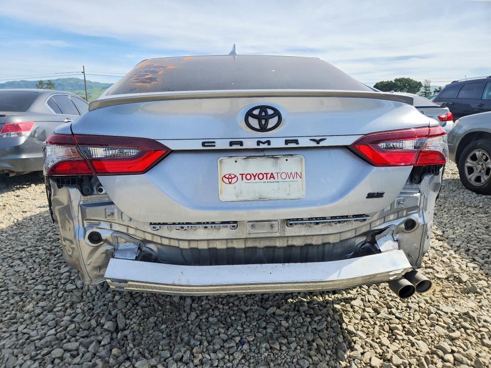 2022 Toyota Camry se