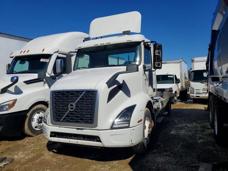 2019 Volvo VNR Semi Truck
