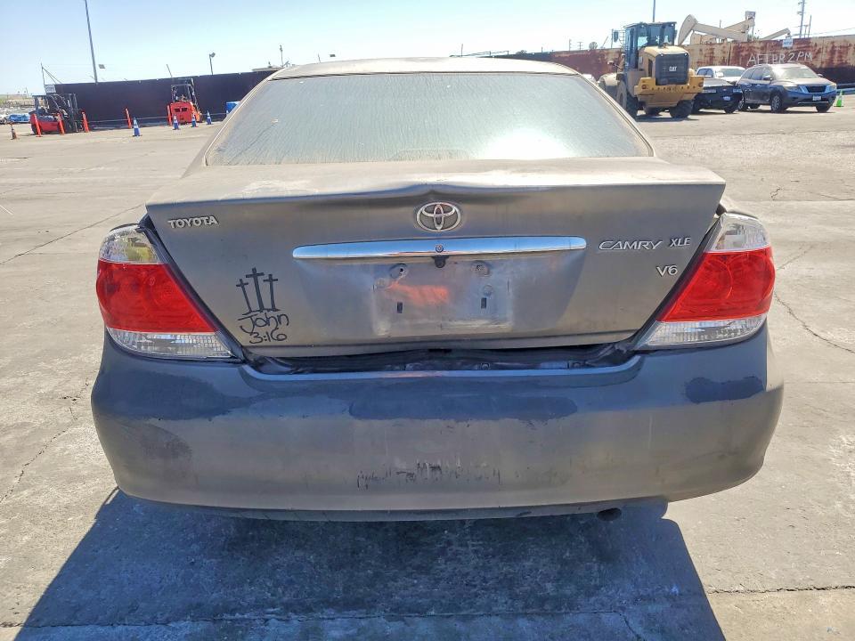 2005 Toyota Camry xle V6