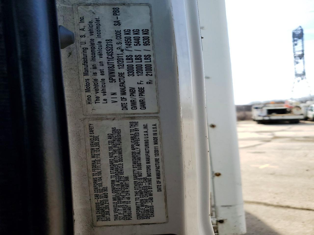 2012 Hino 338 BOX Truck