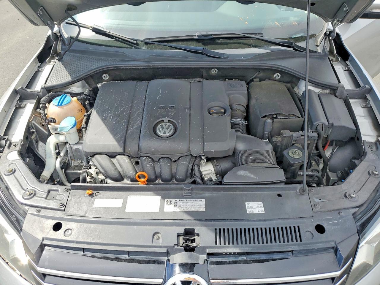 2013 Volkswagen Passat se