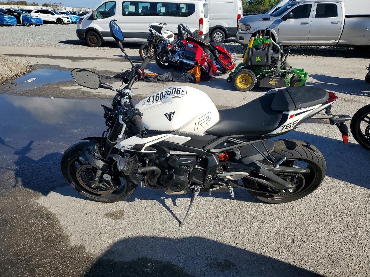 2024 Triumph Street Triple 765 R