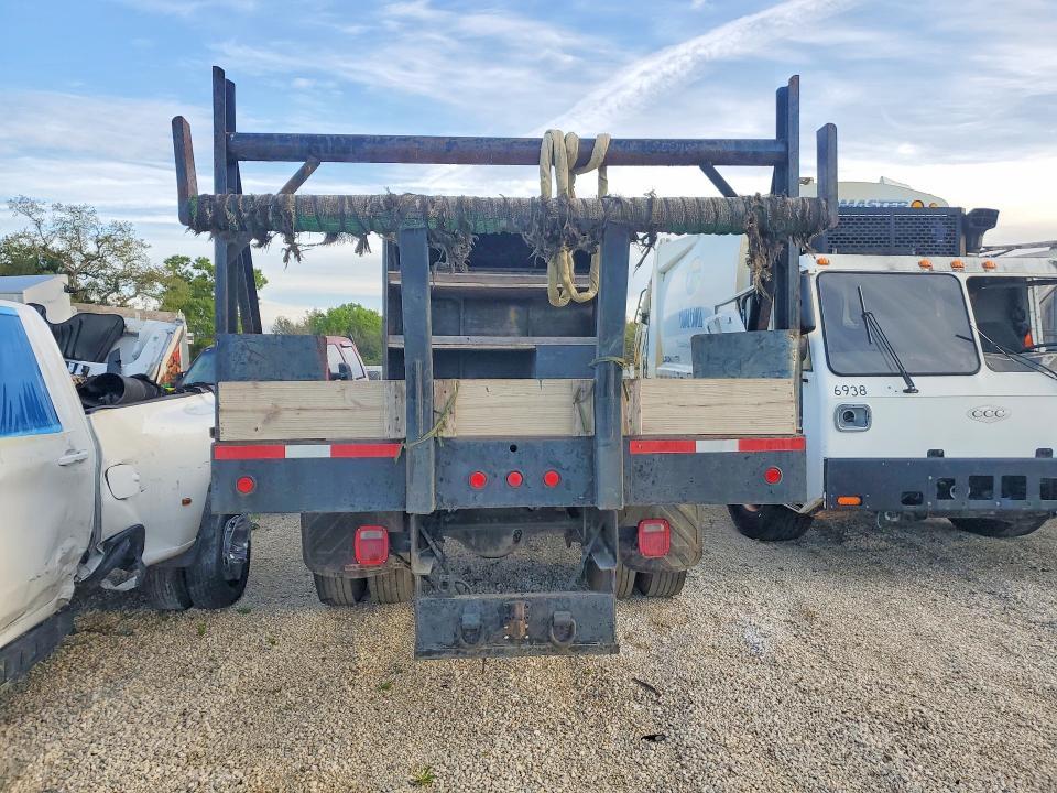 2003 International 4300 Flatbed Truck