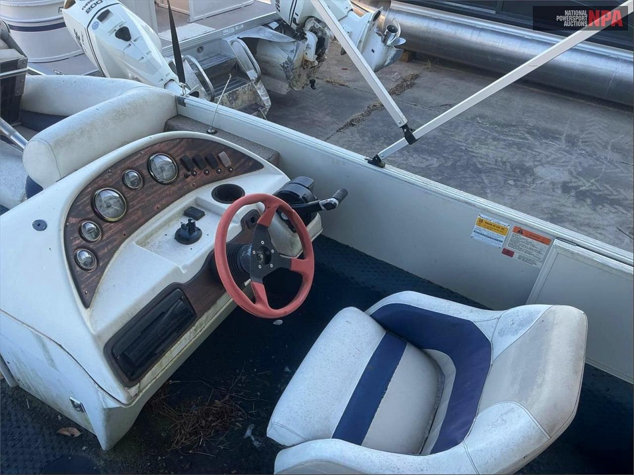 2001 Other Automobile 2001 Lowe IND TH192 DB