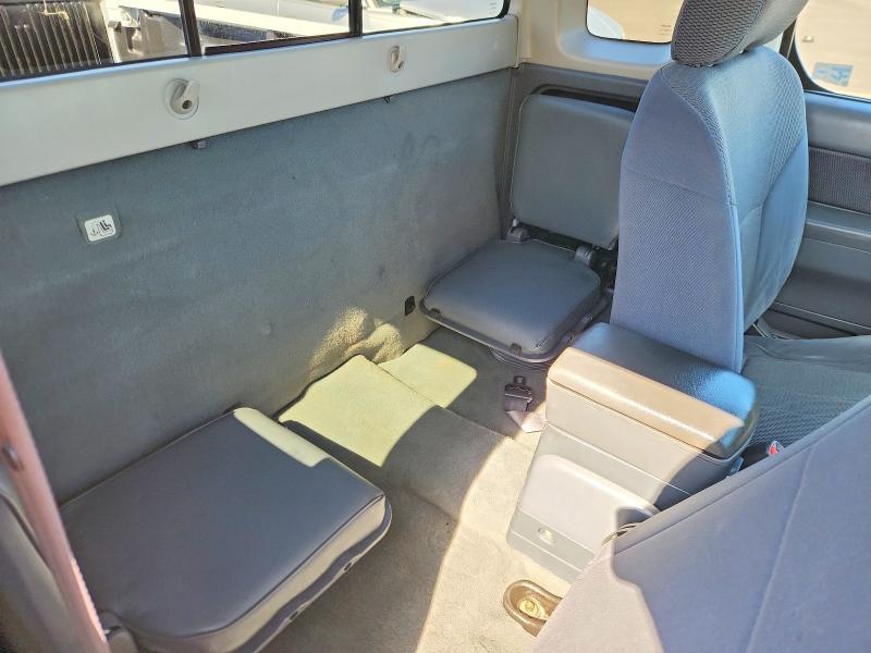 2002 Nissan Frontier Standard