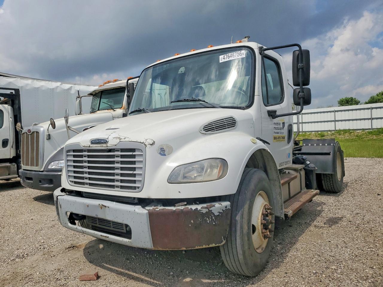 2016 Freightliner Business Class M2 Semi Truck