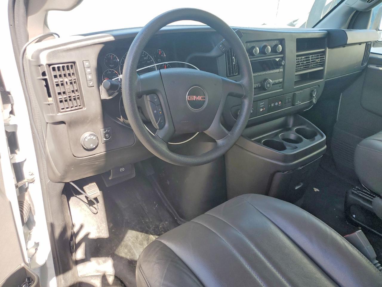 2024 GMC Savana BOX Truck