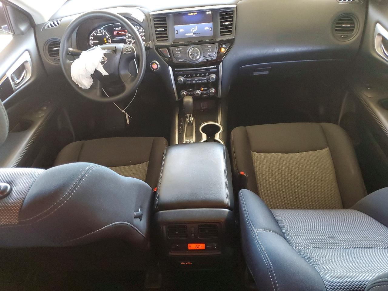 2019 Nissan Pathfinder s