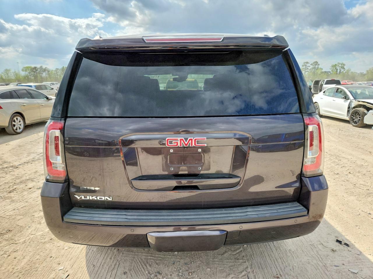 2017 GMC Yukon slt