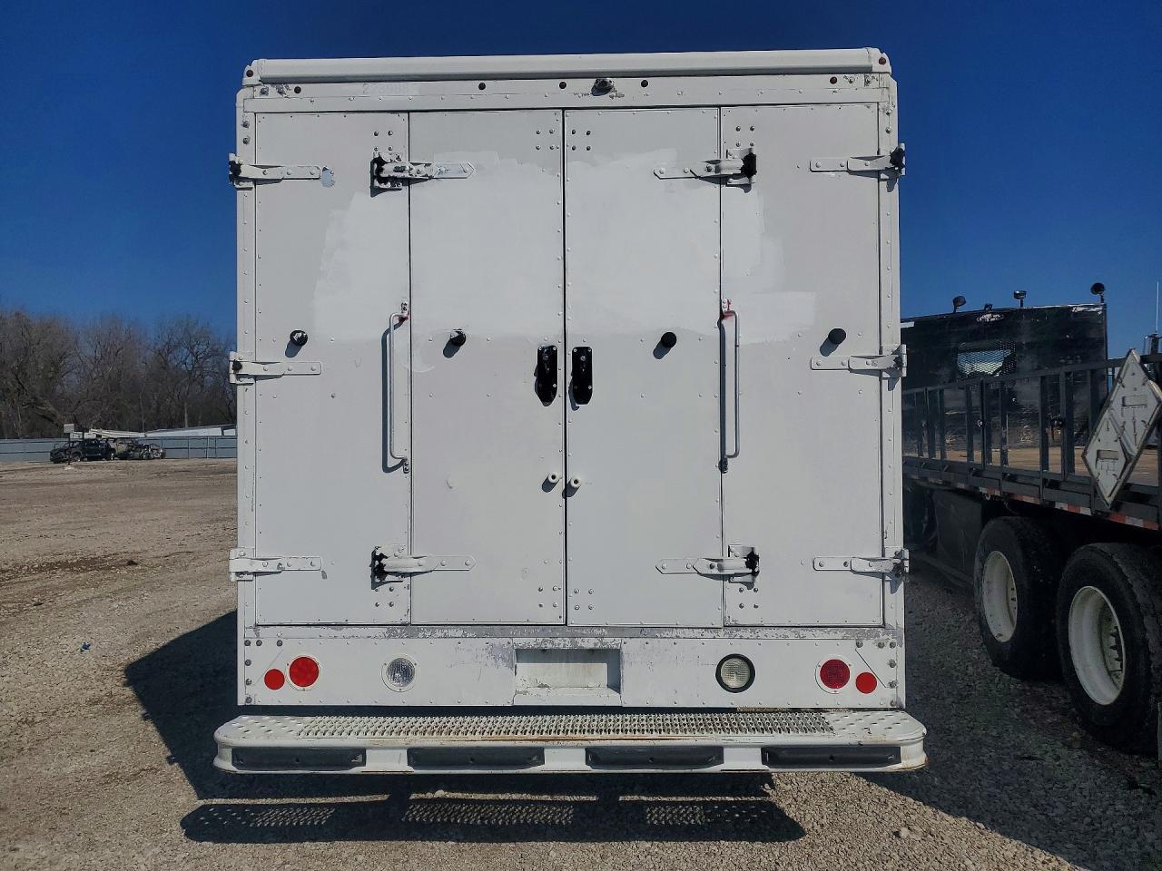 2016 Freightliner MT55G Chassis Delivery Truck
