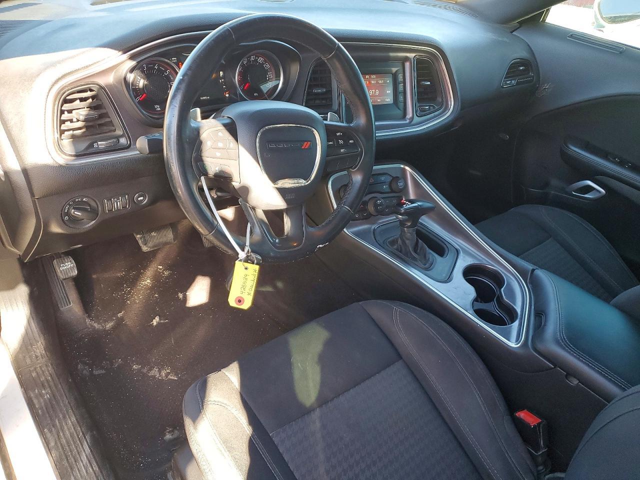 2017 Dodge Challenger sxt