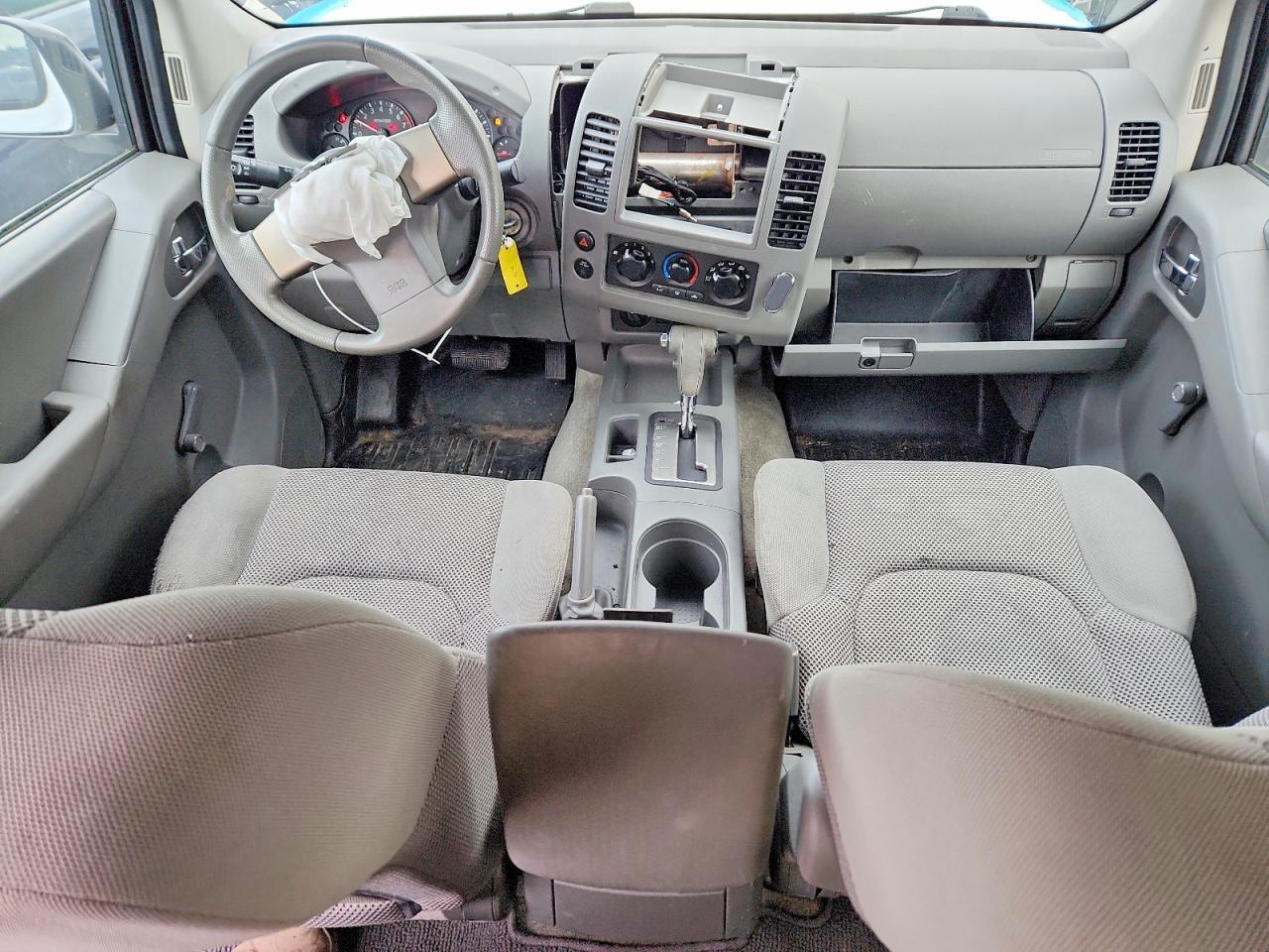 2011 Nissan Frontier s