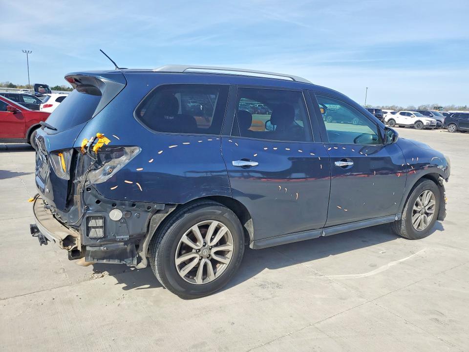 2015 Nissan Pathfinder sv