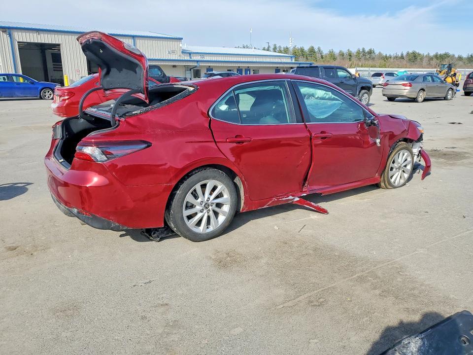 2022 Toyota Camry le