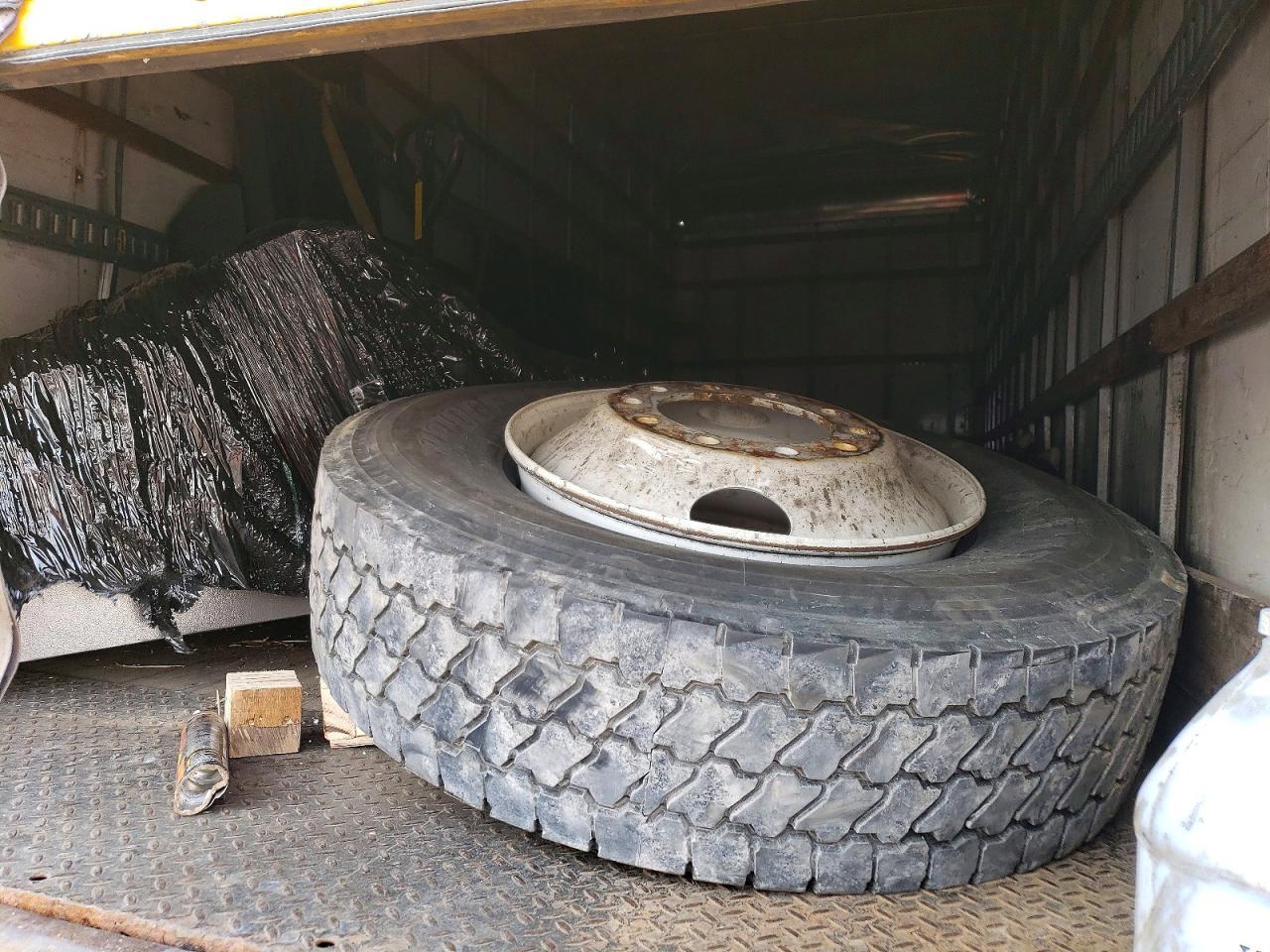 2017 Hino 268A BOX Truck