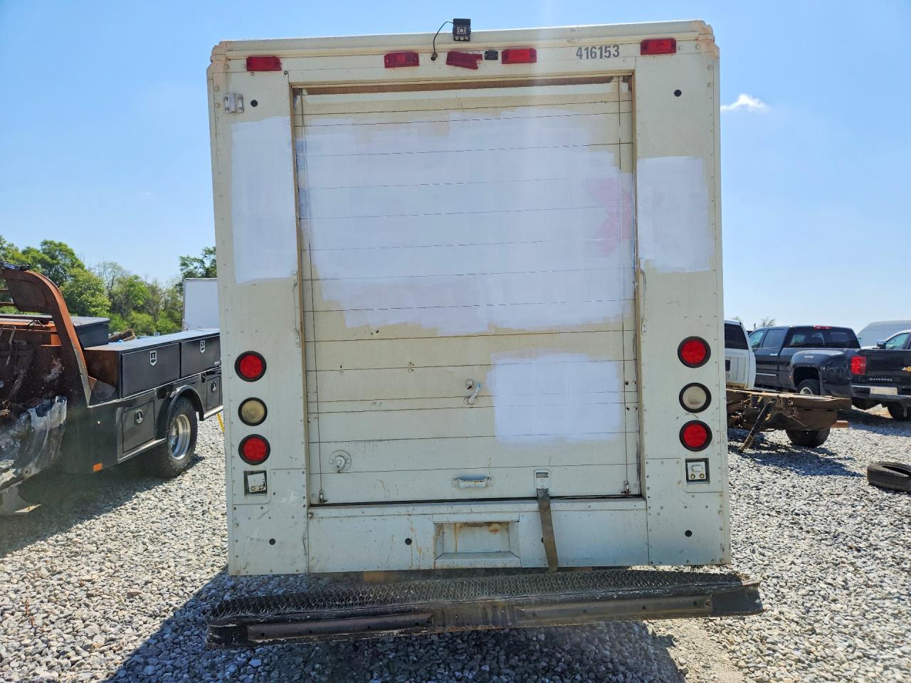 1998 Freightliner MT45G Chassis Delivery Truck