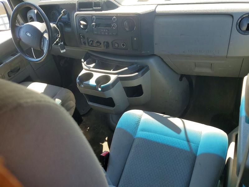 2013 Ford Econoline E350 Super Duty Wagon