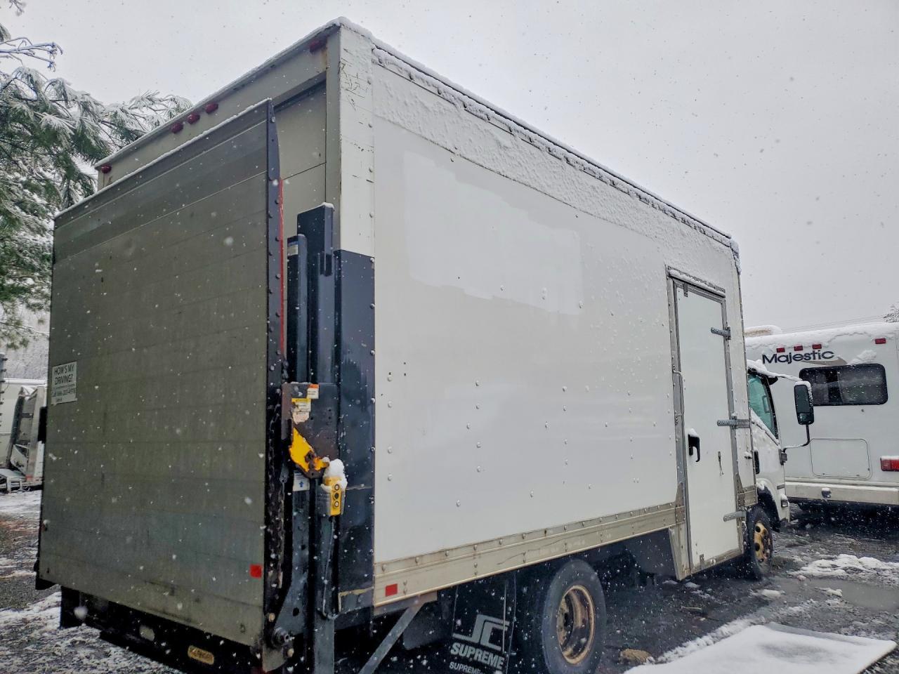 2016 Isuzu NPR HD BOX Truck