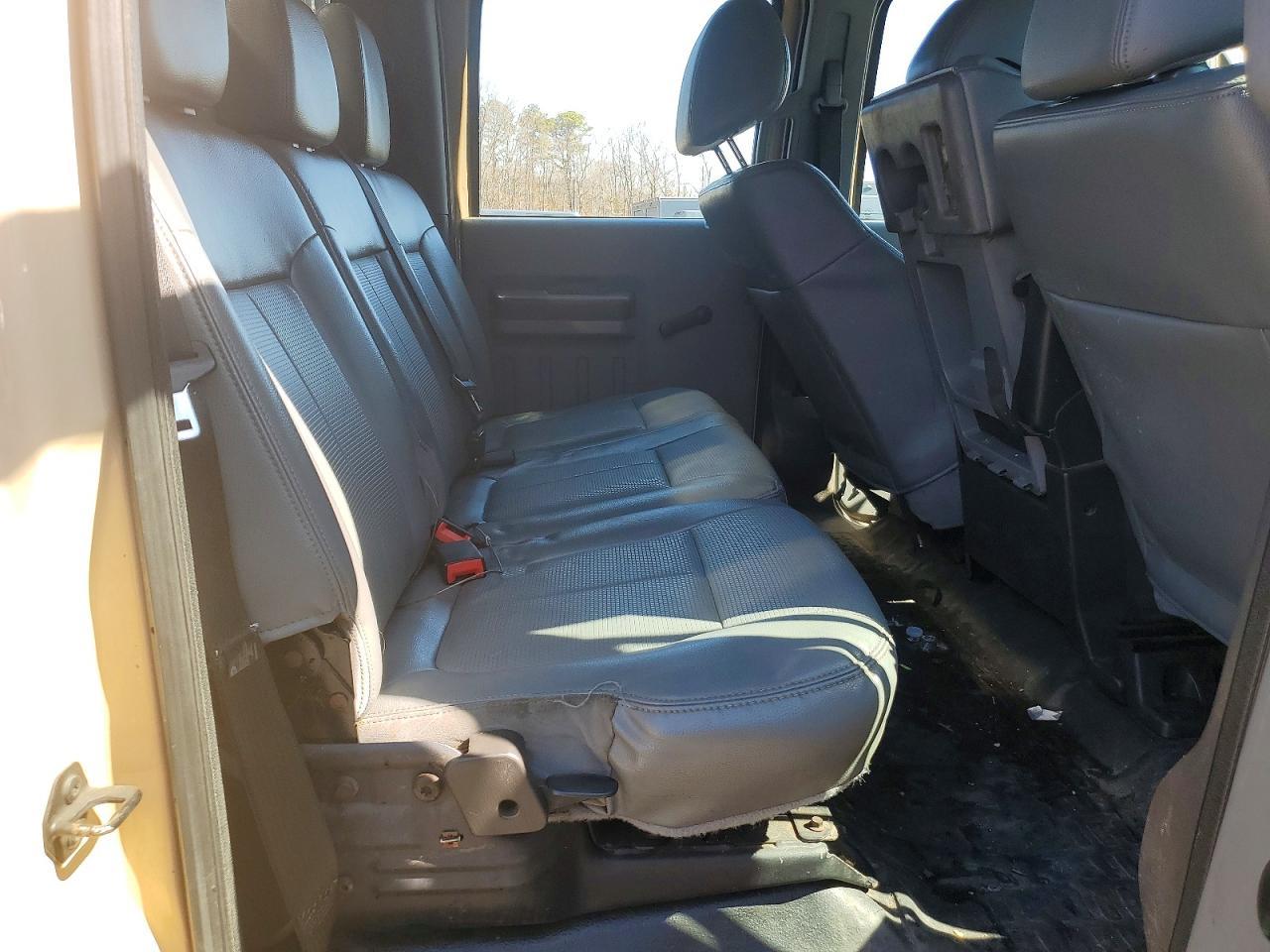 2015 Ford F450 Super Duty Flatbed Truck