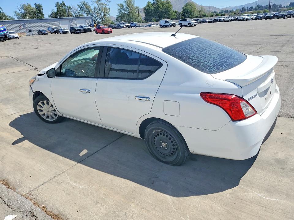 2018 Nissan Versa sv