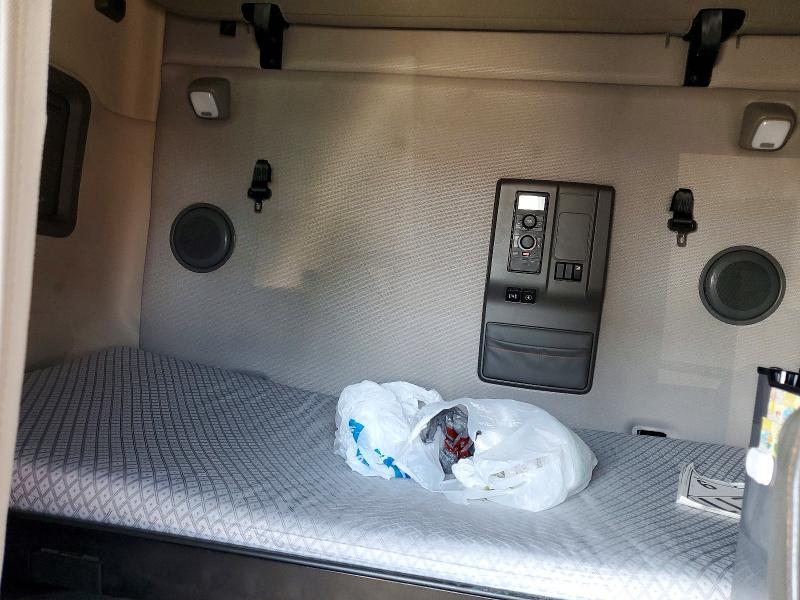 2021 Volv O VNL Semi Truck