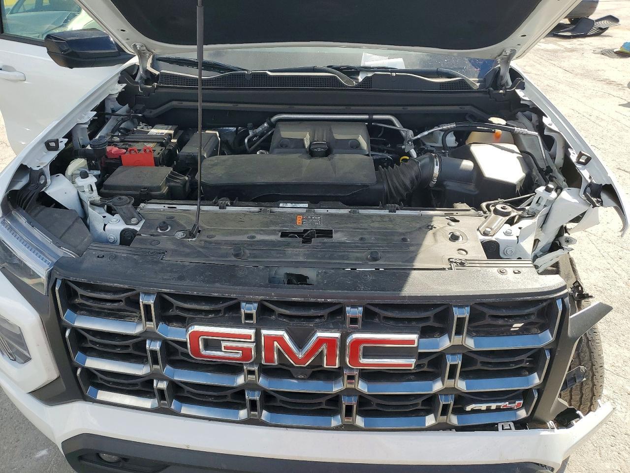 2023 GMC Canyon AT4