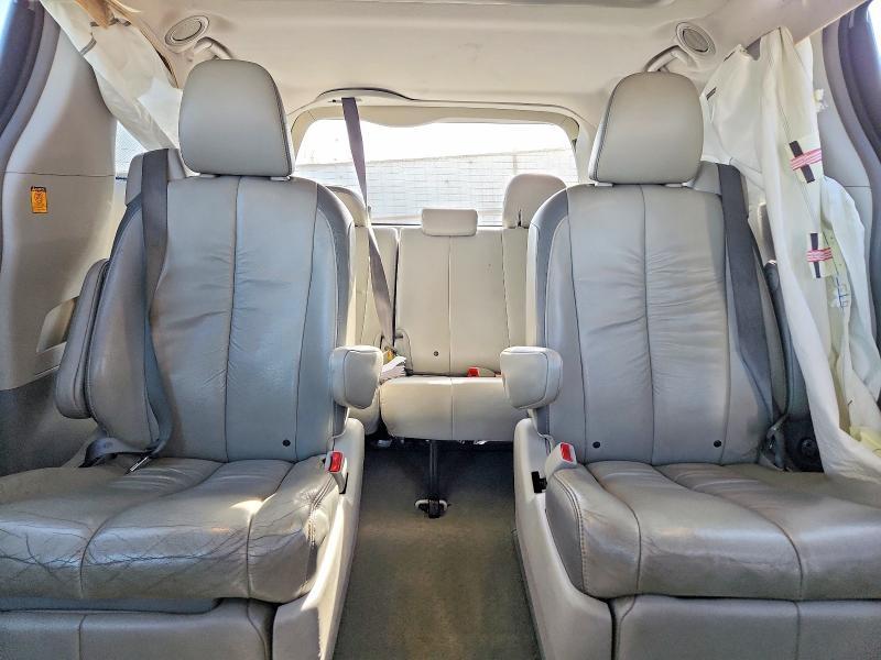 2012 Toyota Sienna Limited 7-passenger