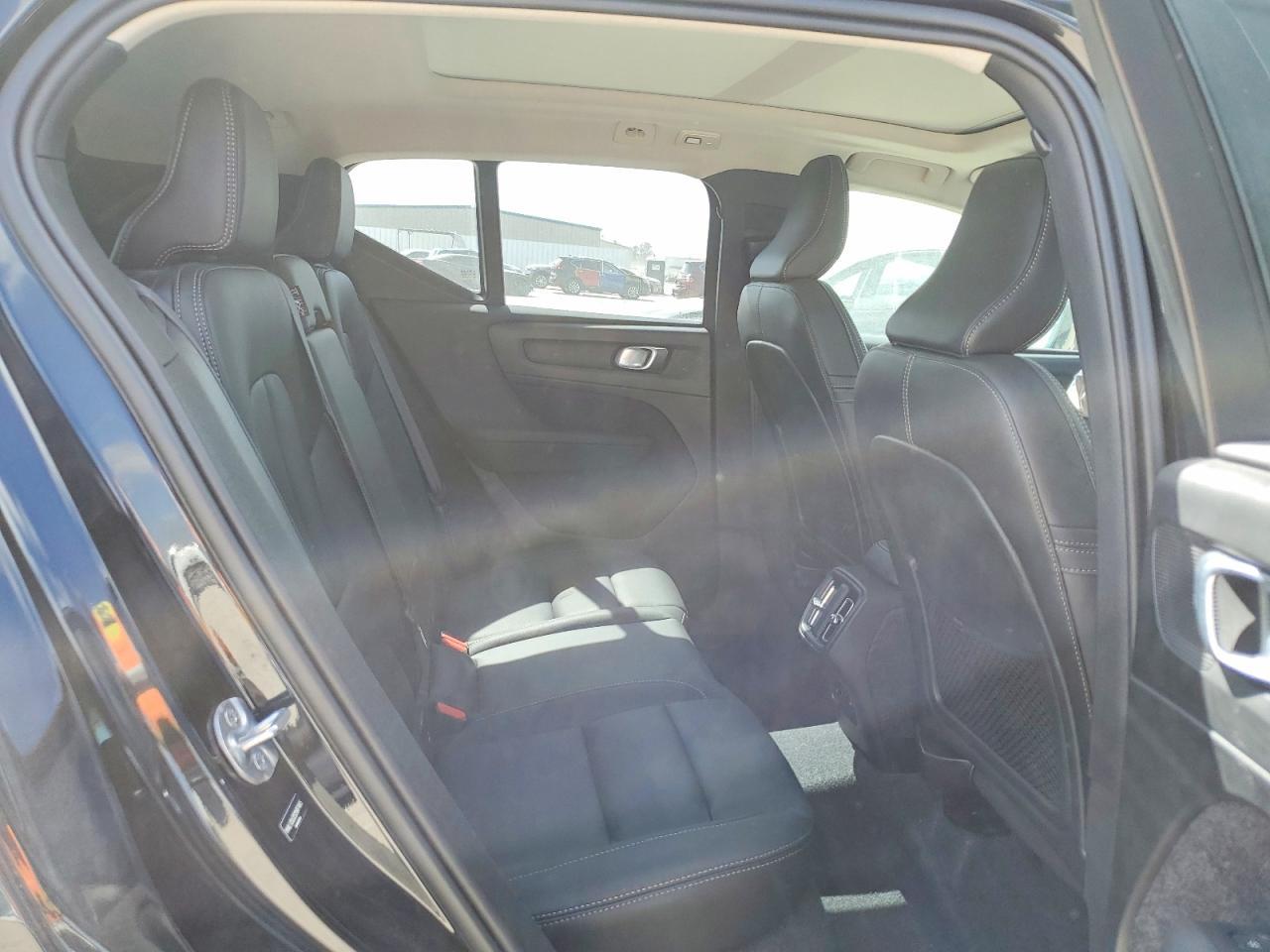 2025 Volvo Xc40 Core