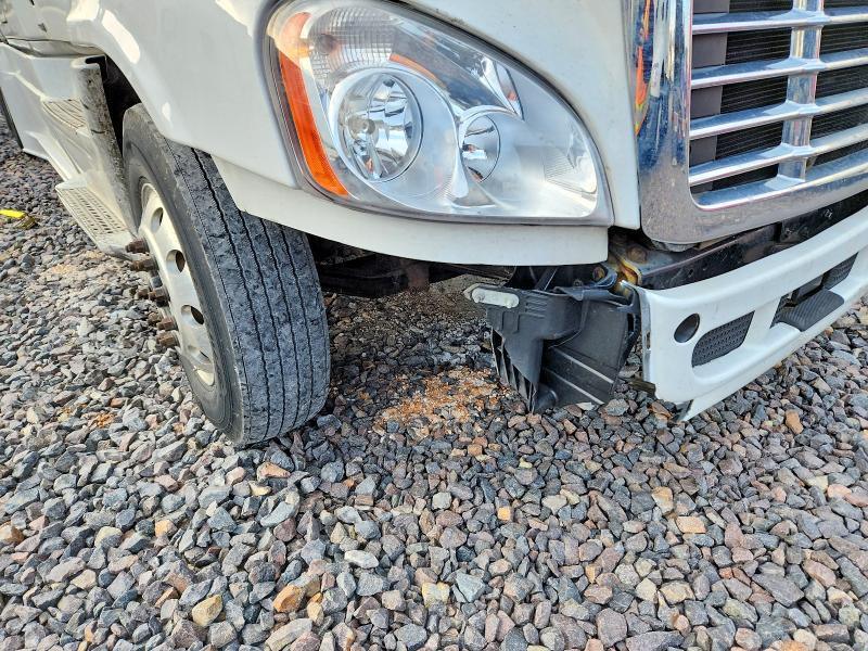 2016 Freightliner Cascadia 125 Semi Truck