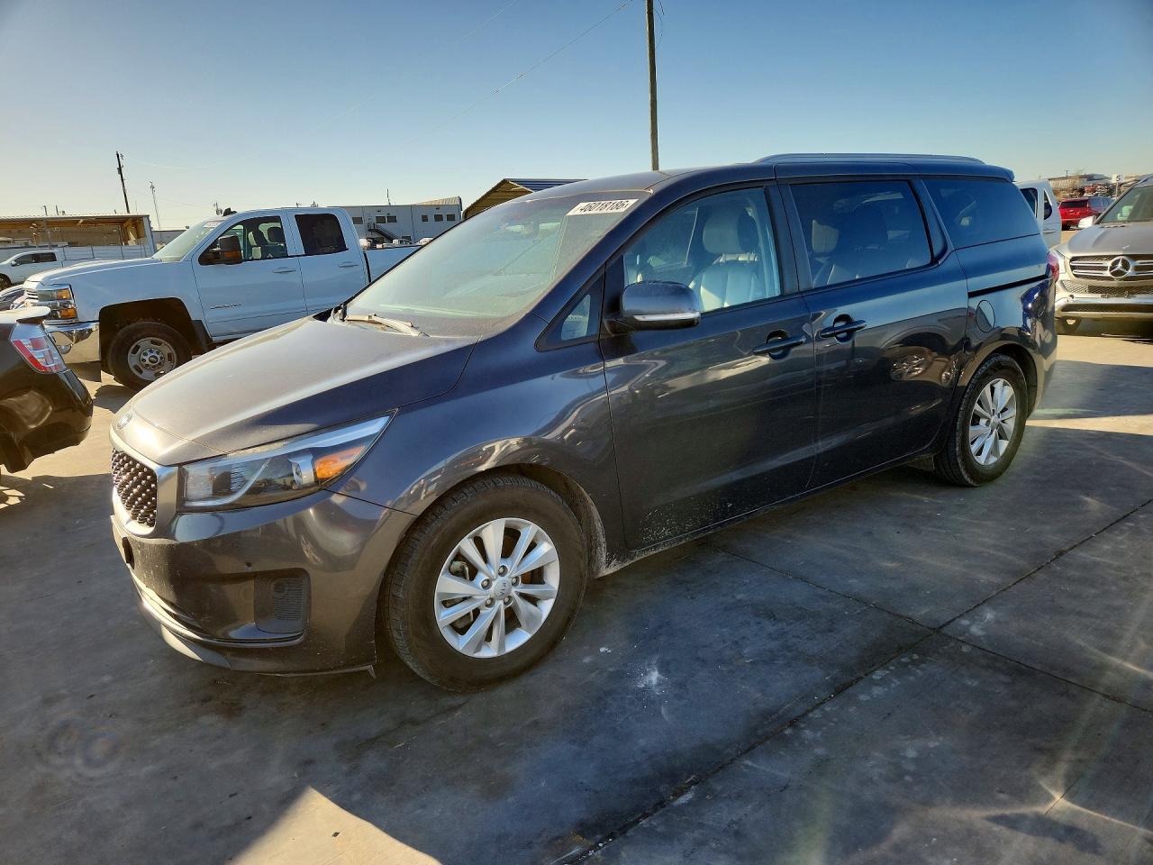 2017 KIA Sedona lx