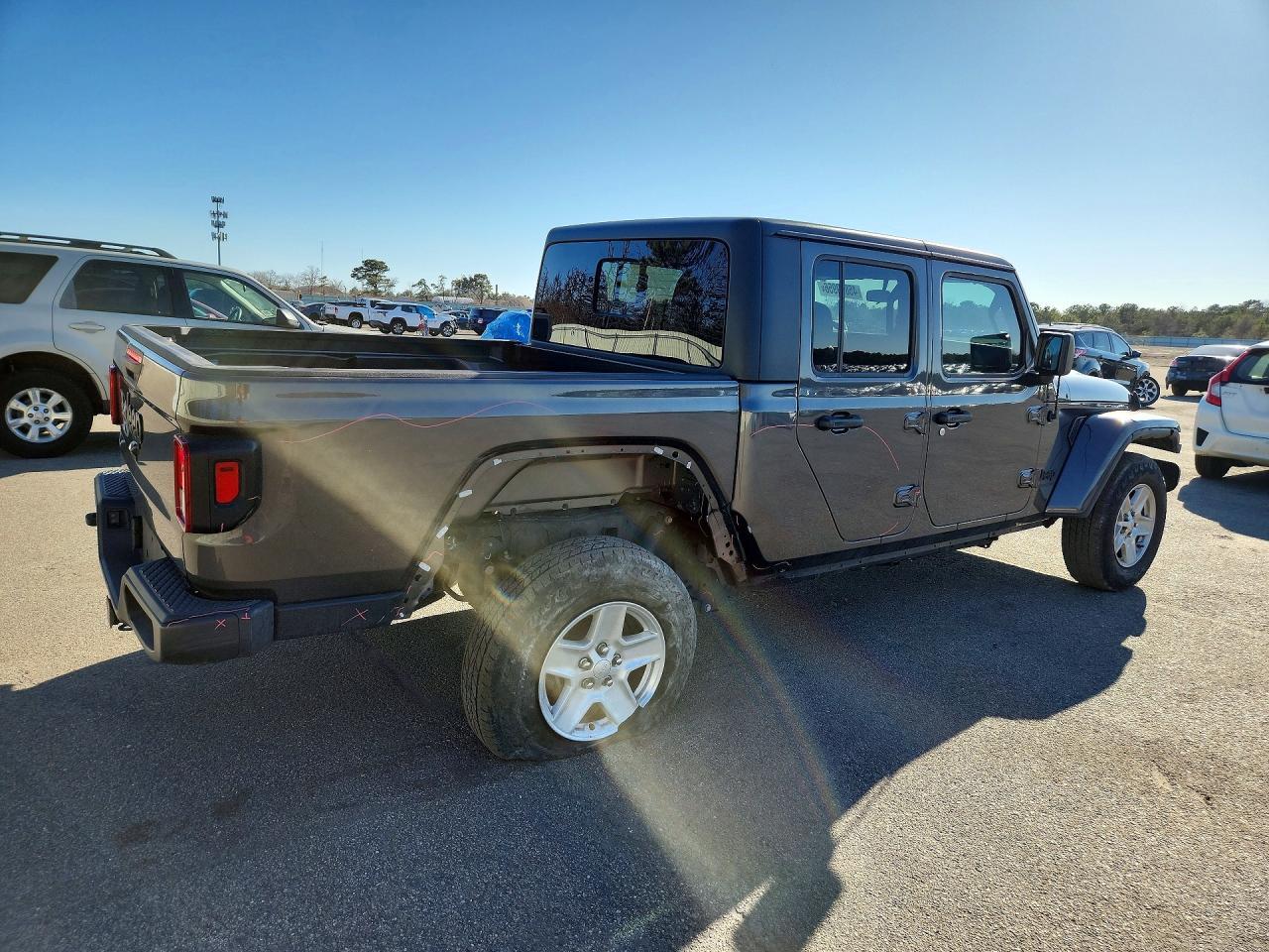 2022 Jeep Gladiator Sport