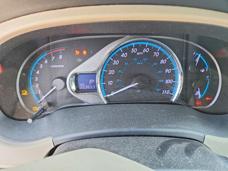 2011 Toyota Sienna xle 8-passenger