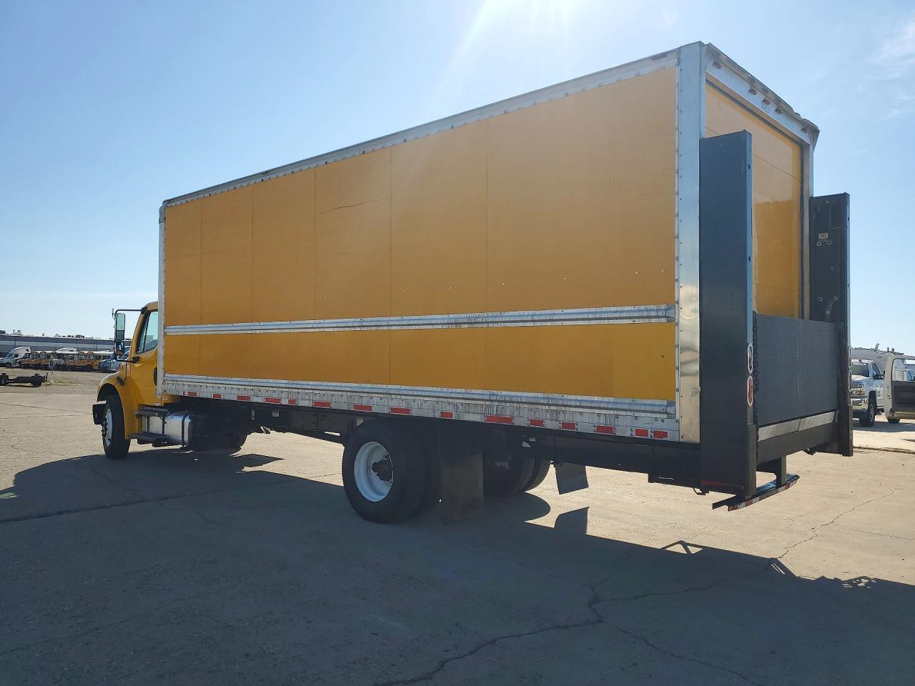 2013 Freightliner Business Class M2 BOX Truck