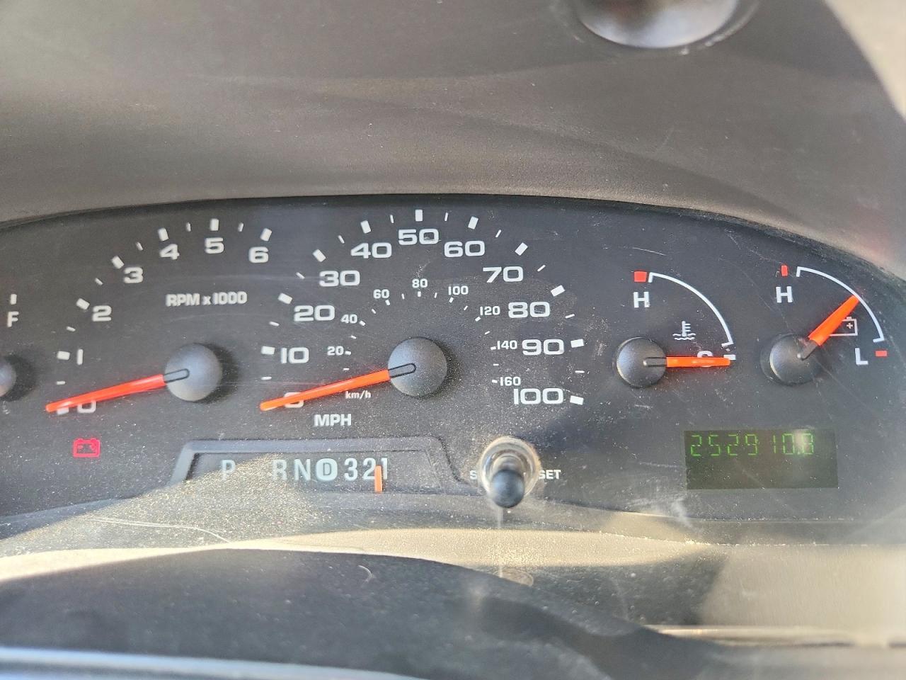 2005 Ford Econoline E350 Super Duty Wagon