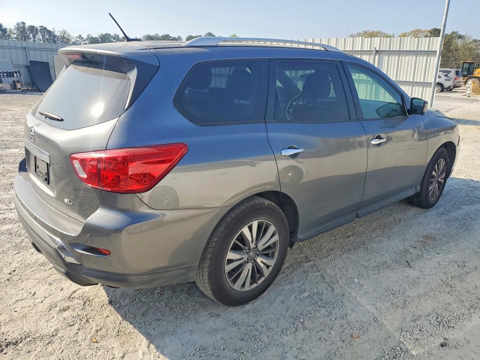 2018 Nissan Pathfinder sl