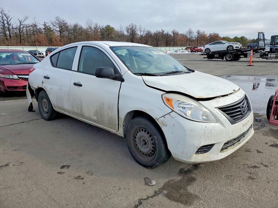 2014 Niss Versa