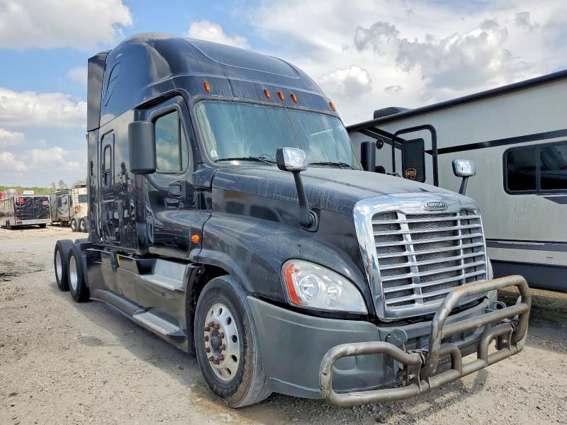 2016 Freigliner 2016 Freightliner Cascadia 125 Semi Truck