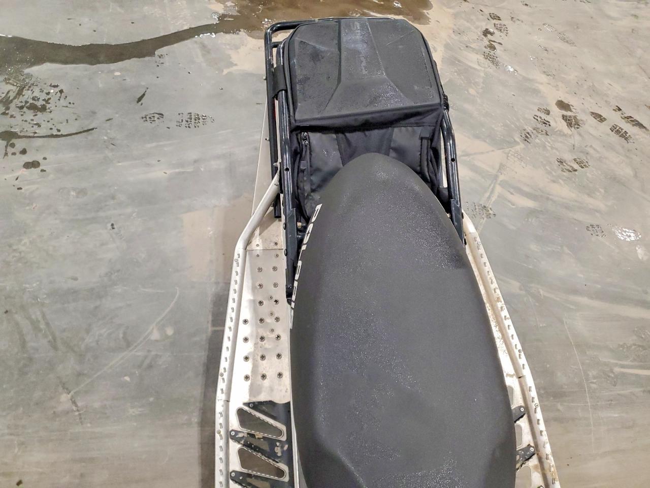 2016 Polaris Indy Voyageur 144