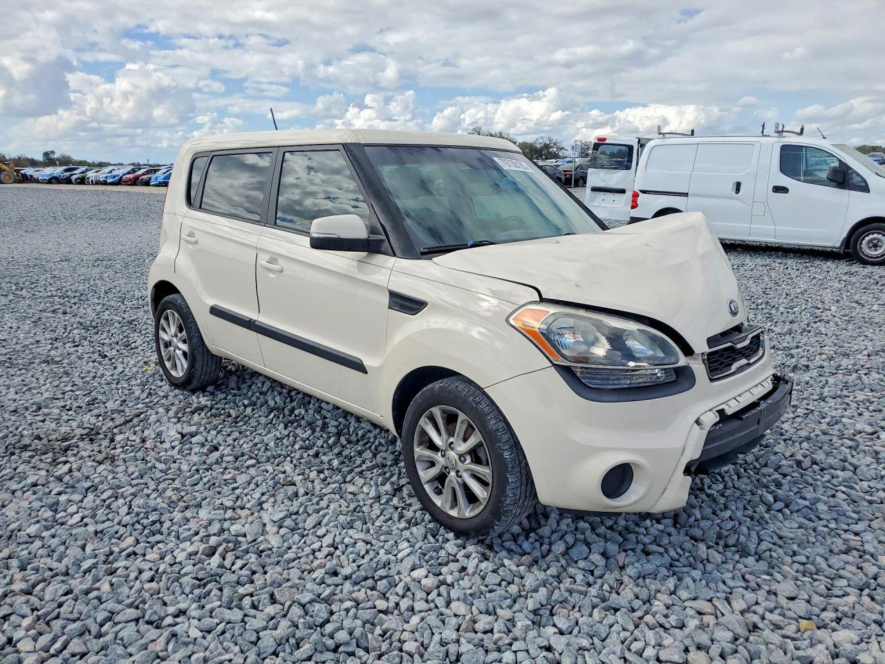 2013 KIA Soul +