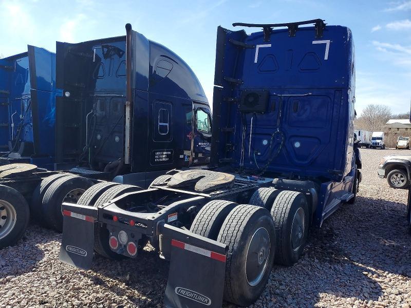 2025 Freightliner Cascadia 126 Semi Truck
