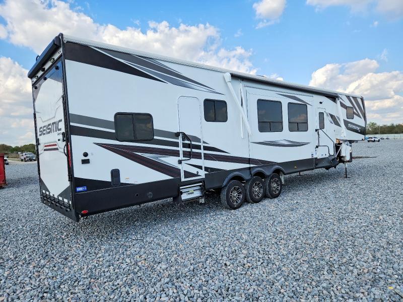 2023 Jayco Seismic Camper