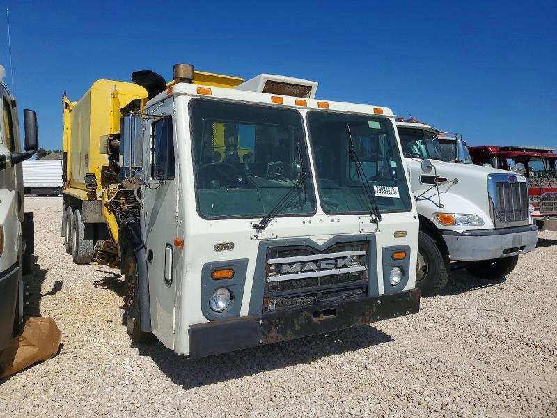 2016 Mack LEU613 Refuse Truck